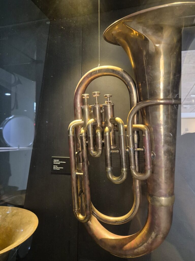 tuba